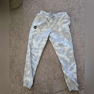 Under Armour Kids White and Gray Camouflage Joggers Sweat Pants